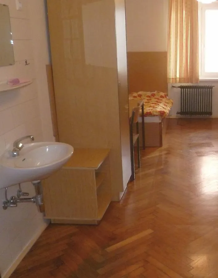 Hostel Tabor Lublaň 0*,
